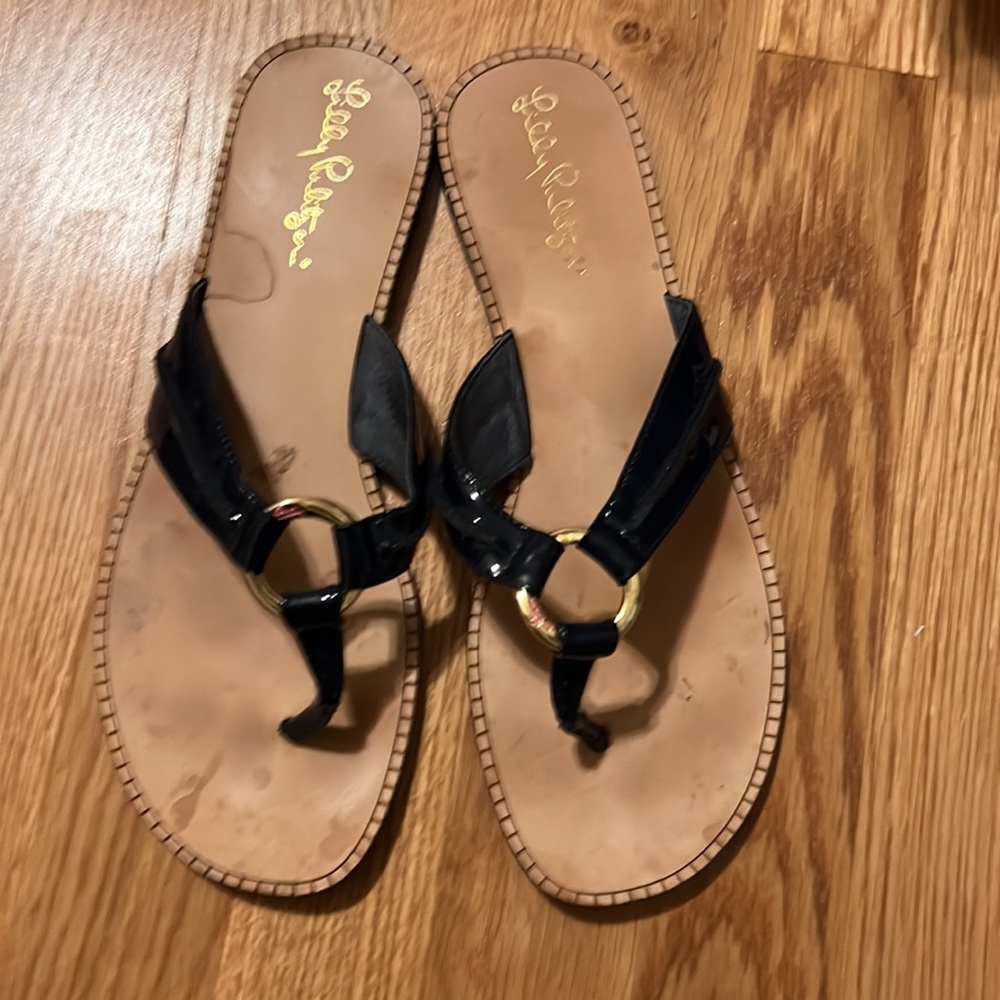 Lilly Pulitzer Navy leather flip flop sandals